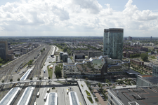 903194 Gezicht op het Hoofdkantoor van Rabobank Nederland (Croeselaan 18) te Utrecht, vanaf de 21e verdieping van het ...
